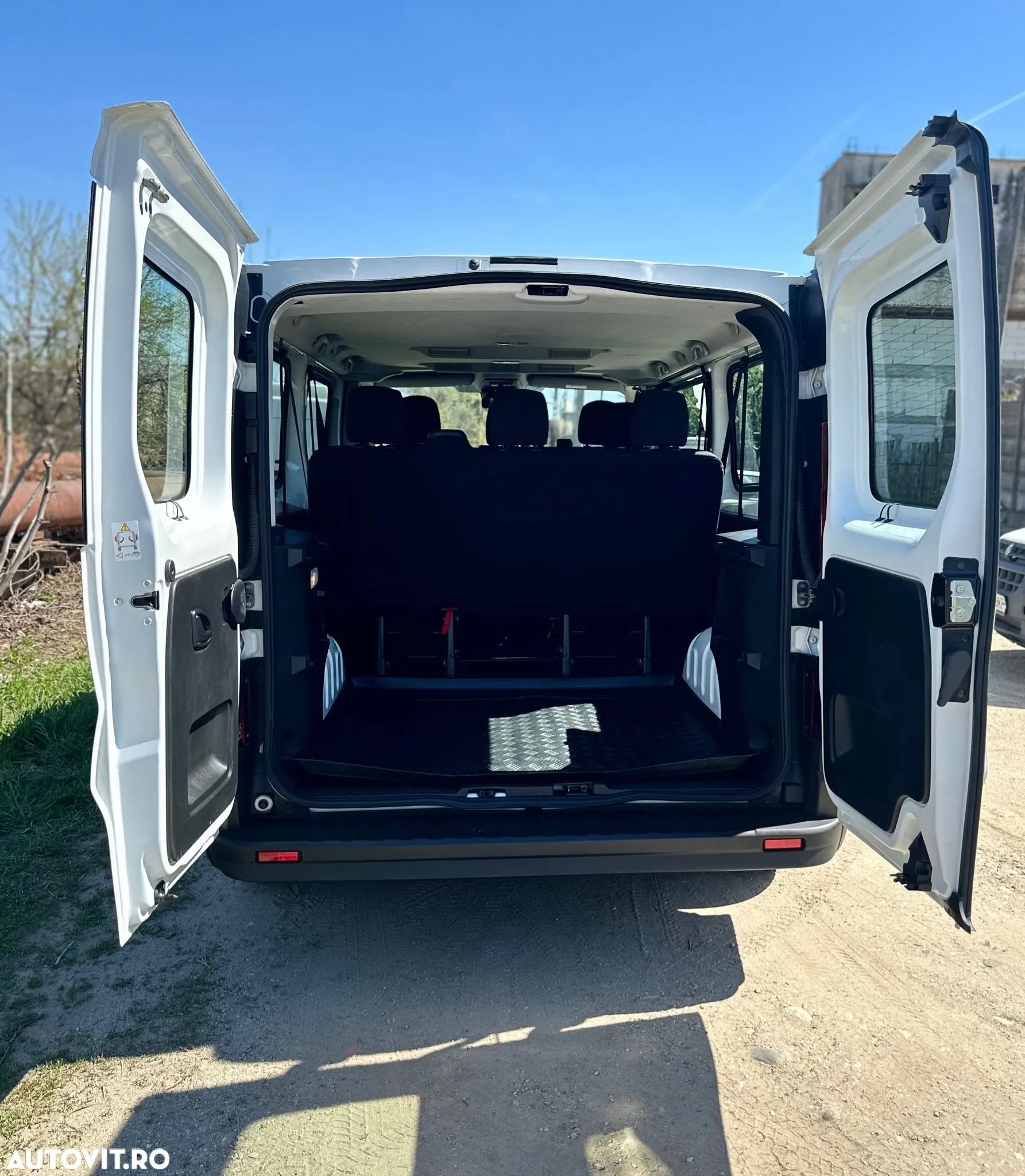 Renault Trafic Combi 2.0 Blue dCi 110 S&S L2 8+1 Life - 12