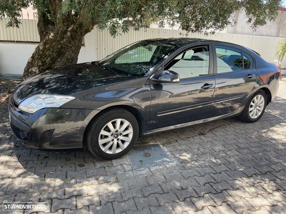 Renault Laguna dCi 110 FAP Emotion - 3