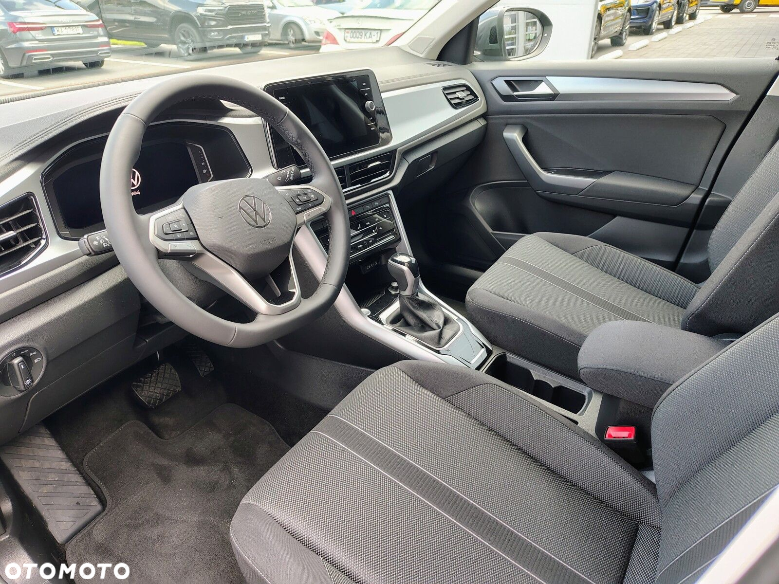Volkswagen T-Roc - 10