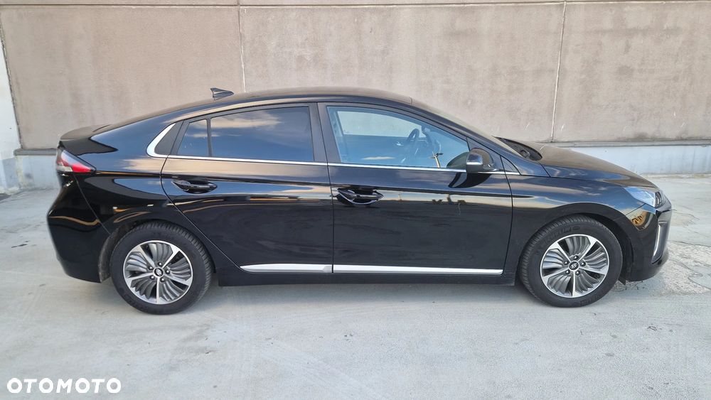 Hyundai IONIQ hybrid Platinum - 4