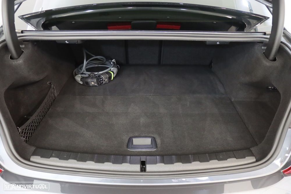 BMW 330 e Pack M Auto - 10