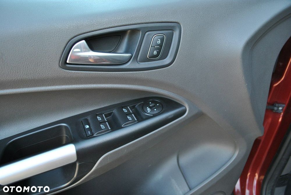 Ford Tourneo Connect Grand - 18