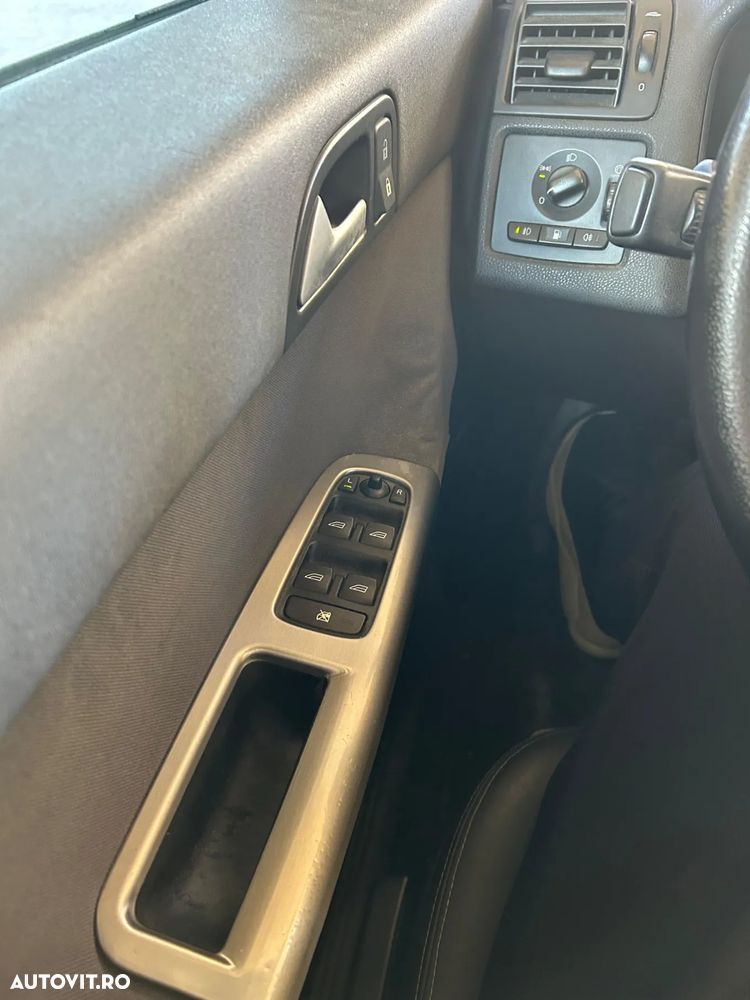 Volvo S40 ver-2-0-d-summum - 4