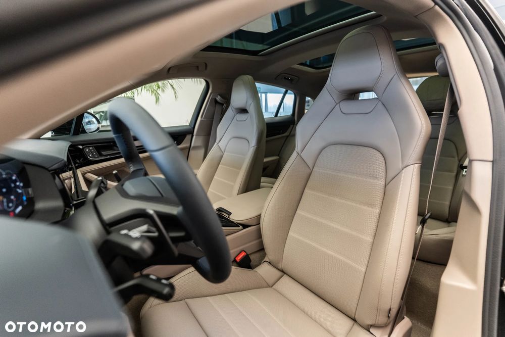 Porsche Panamera 4 E-Hybrid PHEV - 10