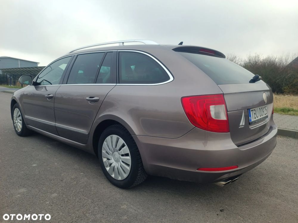 Skoda Superb 2.0 TDI Elegance DSG - 4