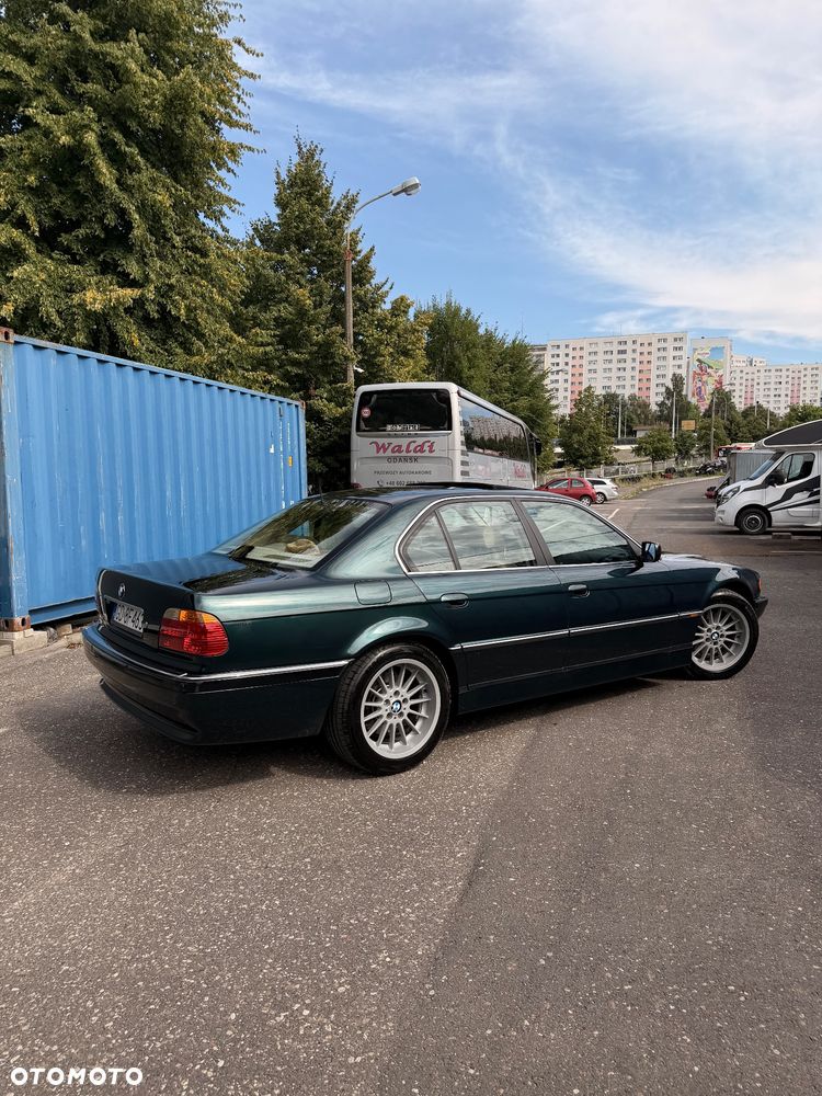 BMW Seria 7 740i - 2