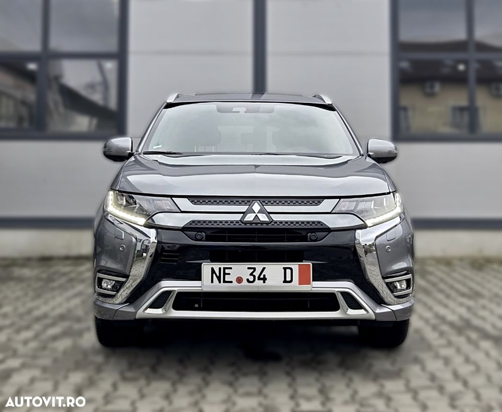 Mitsubishi Outlander - 11