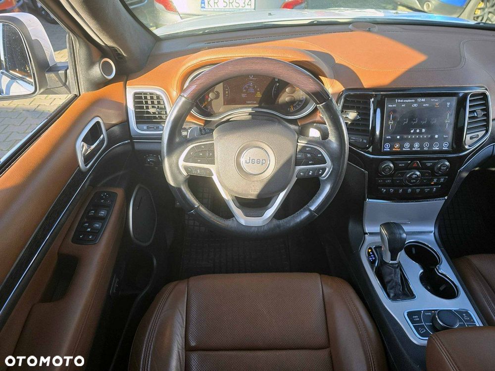 Jeep Grand Cherokee - 26