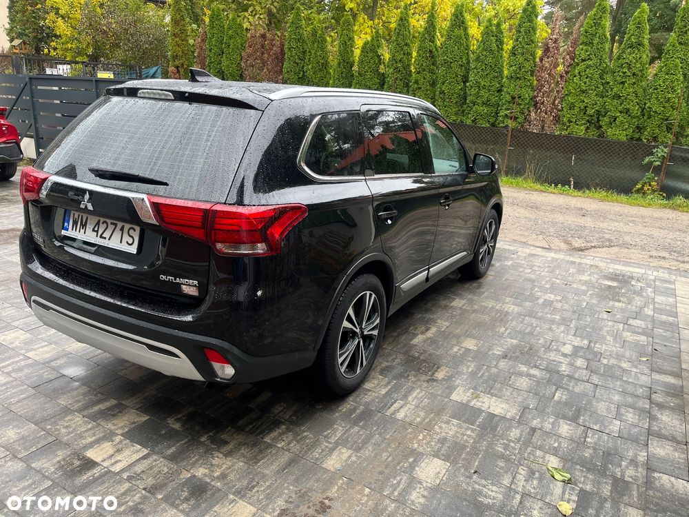 Mitsubishi Outlander 2.0 Invite + 2WD - 4