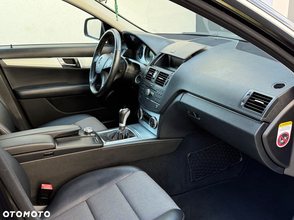 Mercedes-Benz Klasa C 180 Kompressor - 30