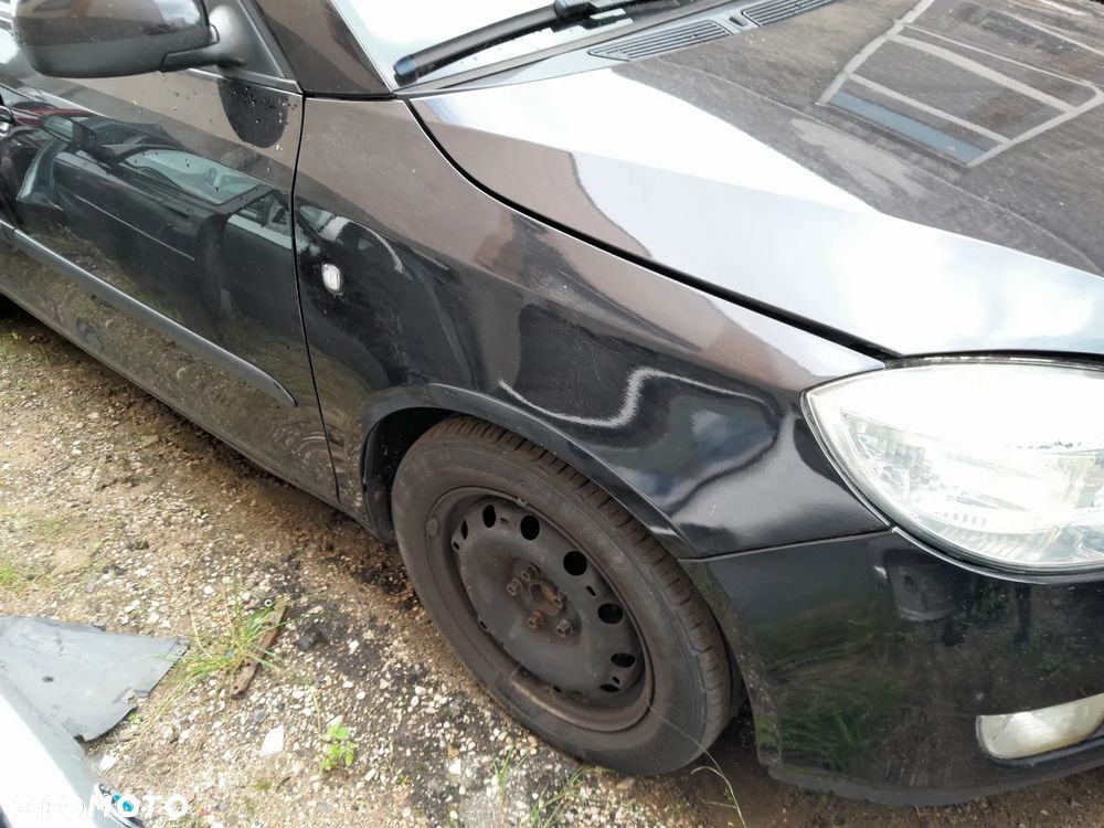Błotnik przedni prawy SKODA Fabia II 07-10r. 9910 - 3