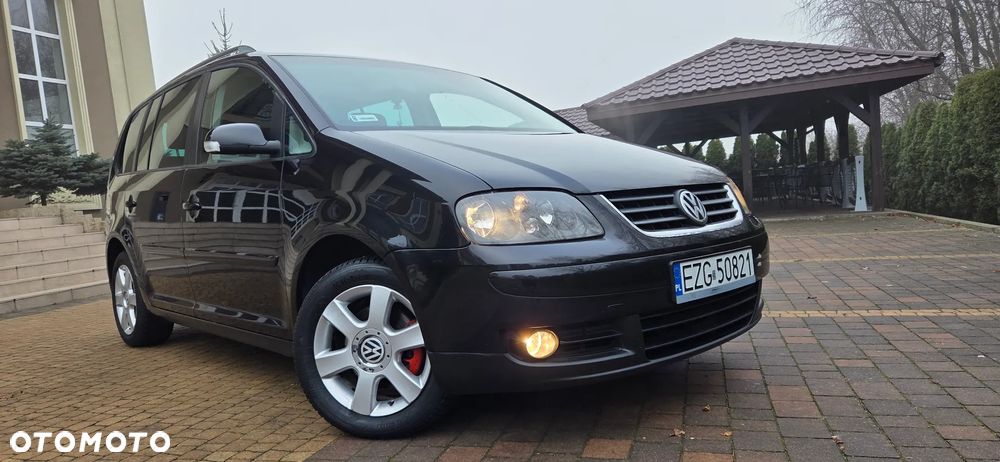 Volkswagen Touran 2.0 TDI DPF Highline - 27
