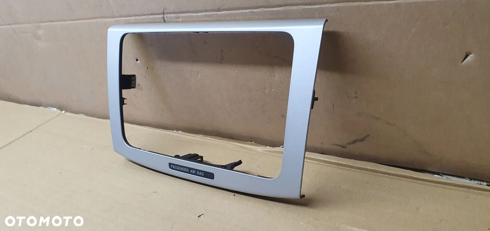 Ramka radia konsoli dekor VW Passat B6 3C0858069AE - 3