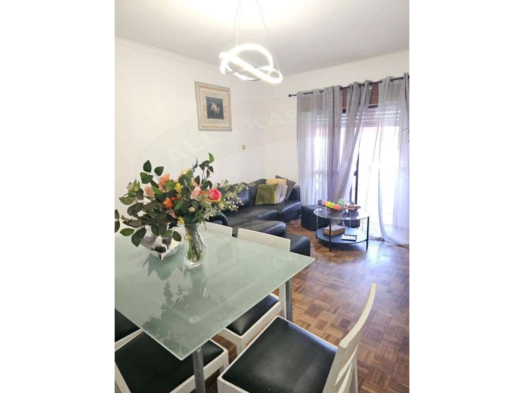 Apartamento T2 na Amadora com excelentes vistas panorâmicas - Grande imagem: 2/8