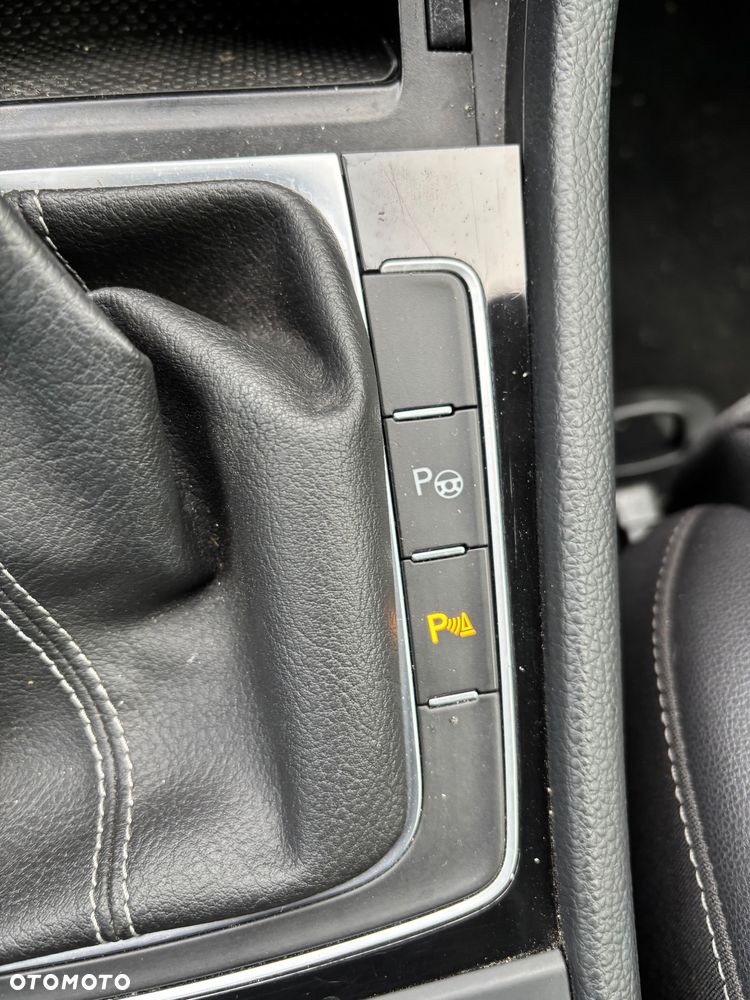 Volkswagen Golf 2.0 TDI BMT GTD - 28