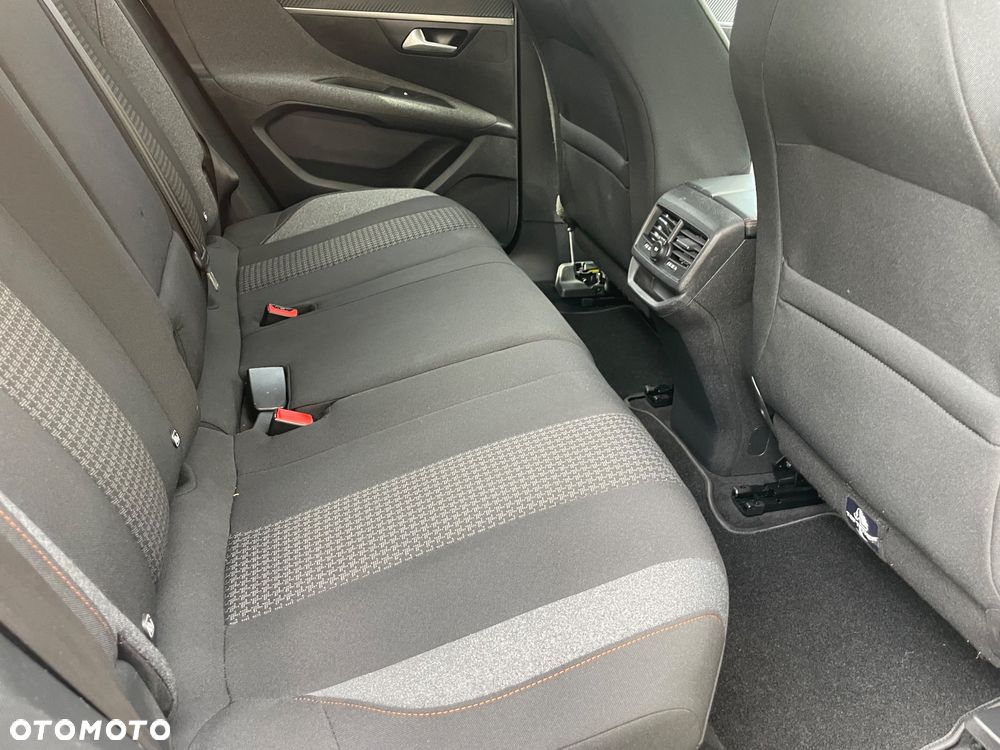 Peugeot 3008 BlueHDi 130 Stop & Start EAT8 Allure - 17