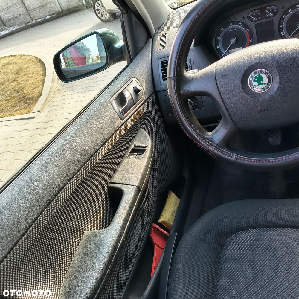 Skoda Fabia 1.4 16V Ambiente - 11