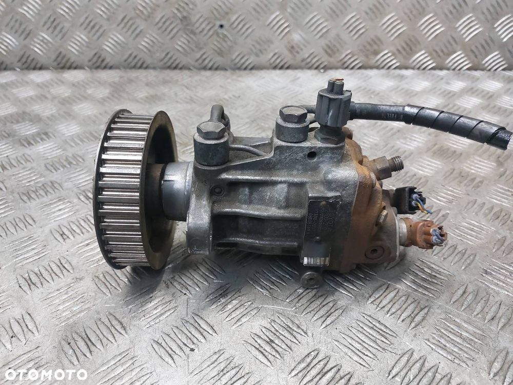 POMPA WTRYSKOWA TOYOTA COROLLA E12 2.0 D4D 22100-27010 - 3