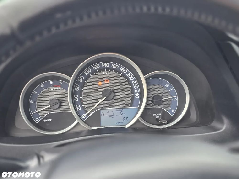 Toyota Auris 2.0 D-4D Prestige - 28