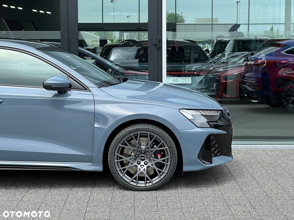Audi RS3 Limousine - 6