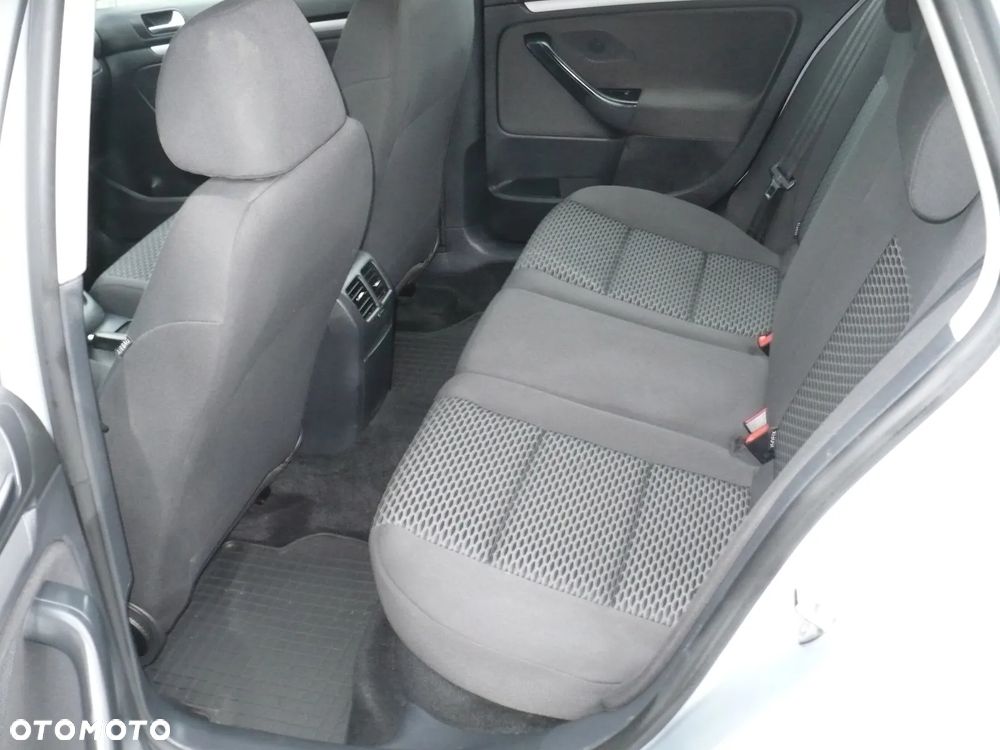 Volkswagen Golf 1.6 Tour - 15