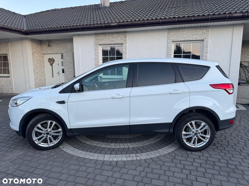 Ford Kuga 2.0 TDCi 2x4 Titanium - 10
