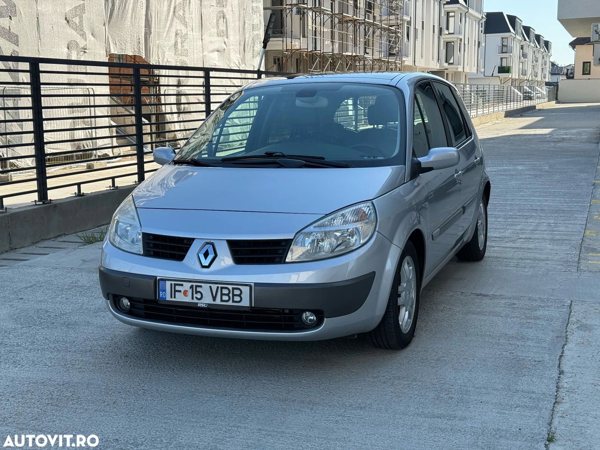 Renault Scenic 1.9 dCi Luxe Expression - 1