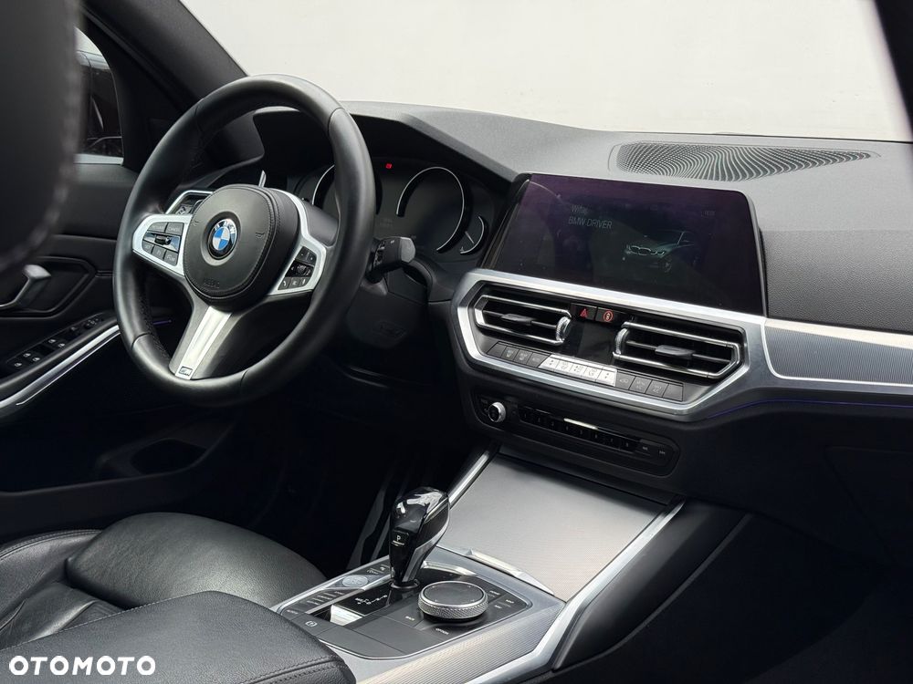 BMW Seria 3 320d M Sport - 22