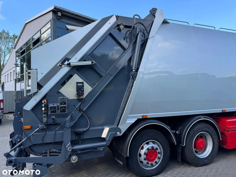 Mercedes-Benz Econic - 10