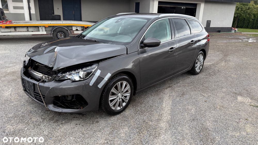 Peugeot 308 BlueHDi 130 EAT8 Stop & Start Allure Pack - 14
