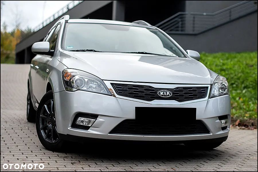 Kia Ceed - 9