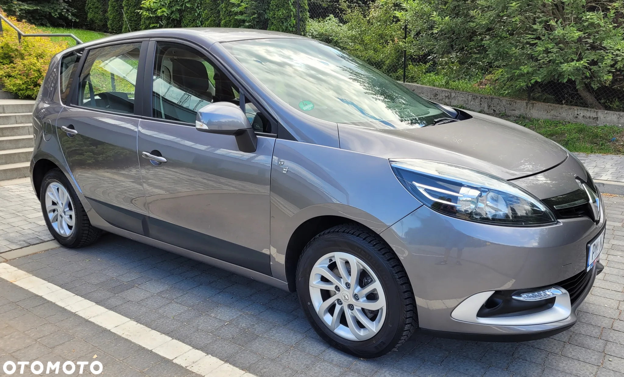 Renault Scenic ENERGY TCe 115 S&S Paris - 9