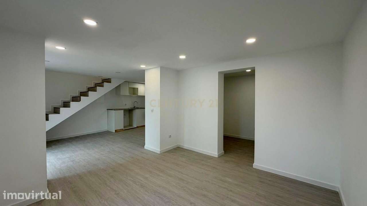 Moradia T2+1 Totalmente Renovada em Montemor-o-Velho - Grande imagem: 3/16