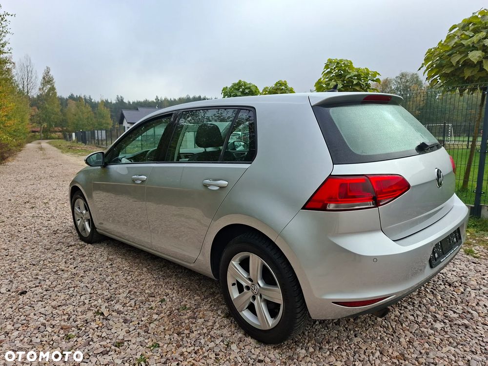 Volkswagen Golf - 23