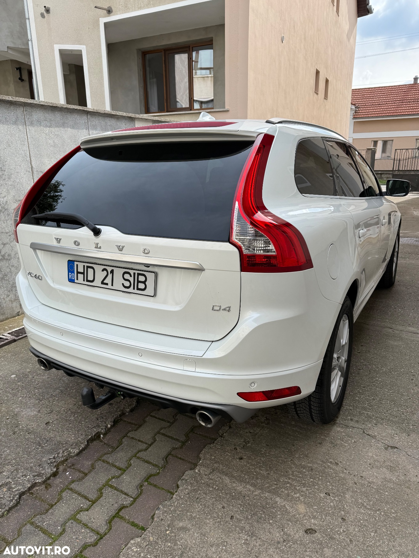 Volvo XC 60 D4 AWD Geartronic RDesign - 8