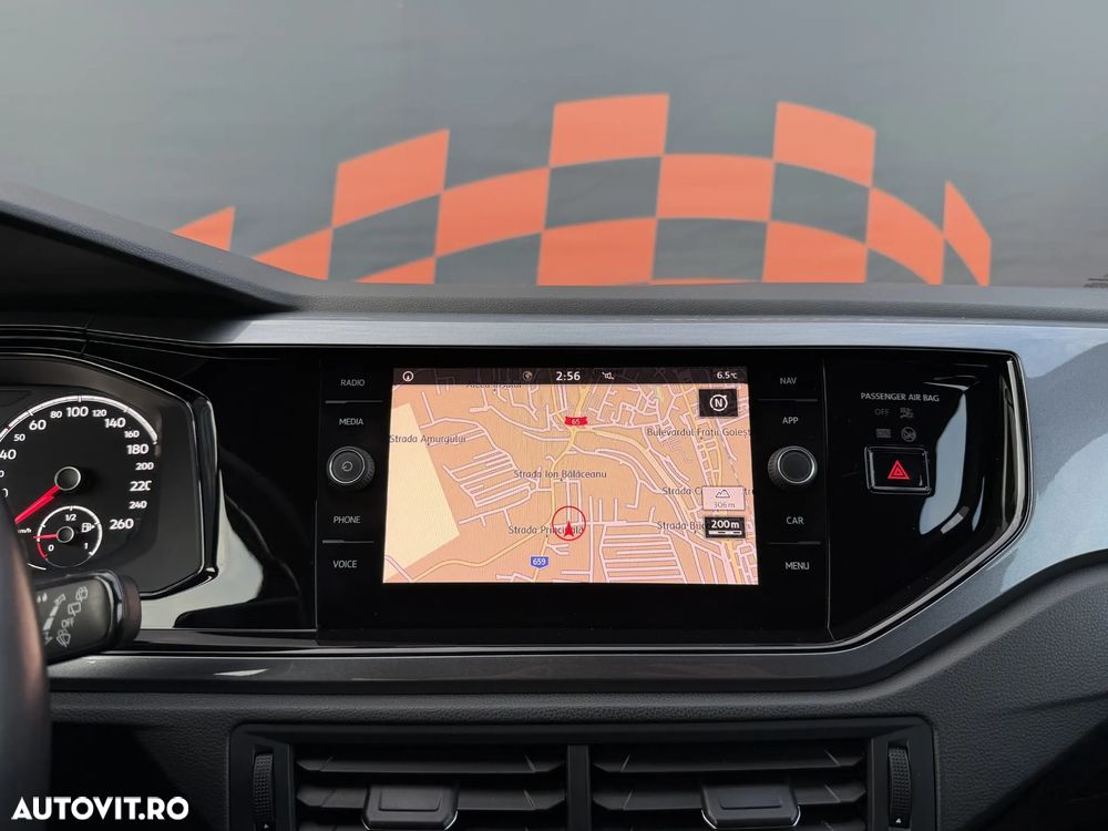 Volkswagen Polo 1.6 TDI SCR Highline - 17