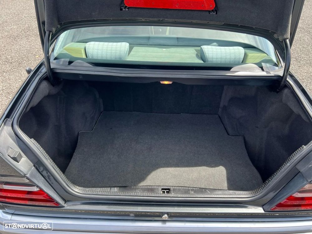 Mercedes-Benz E 280 Classic - 27