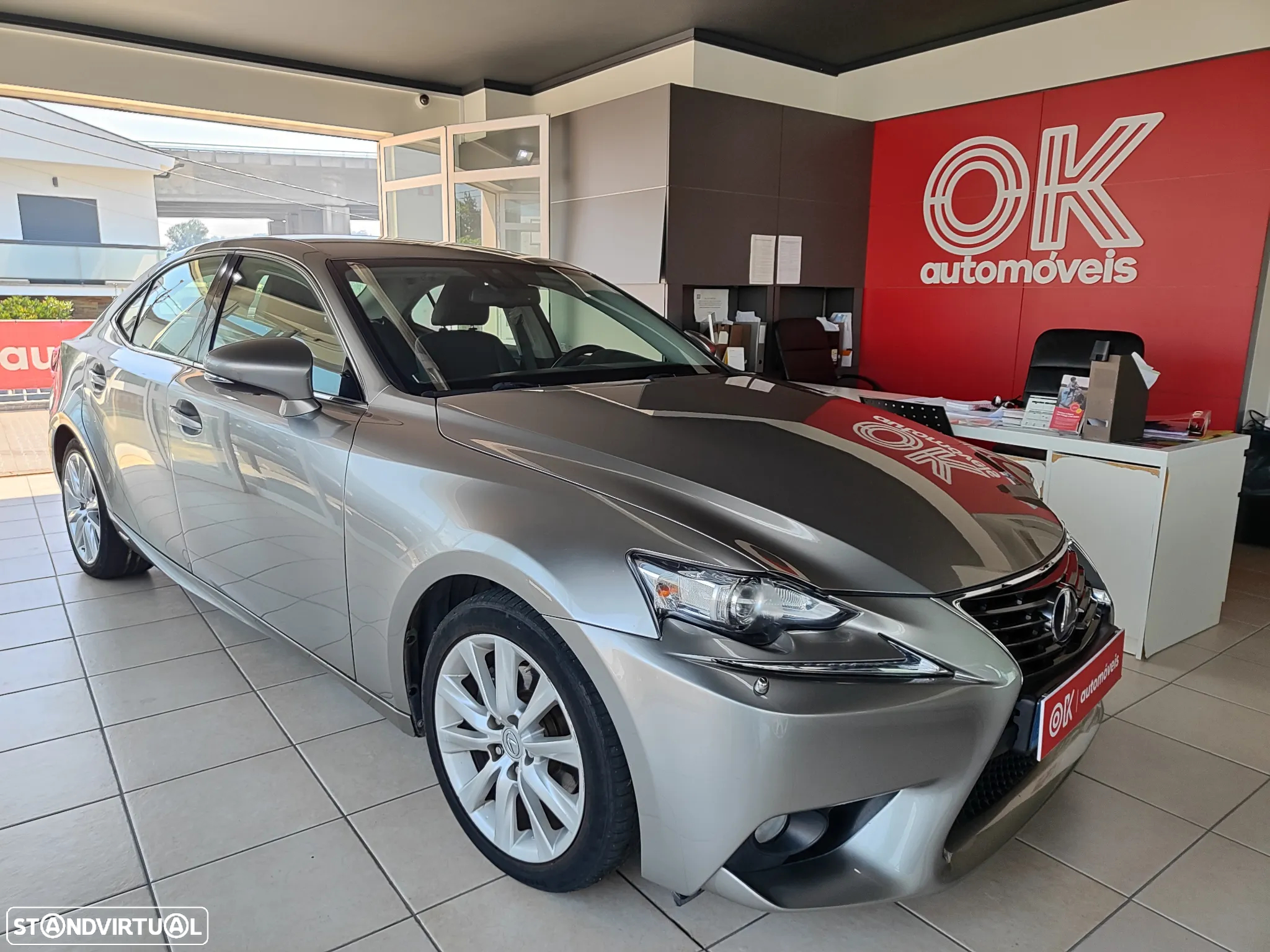 Lexus IS 300H Executive+ - 2