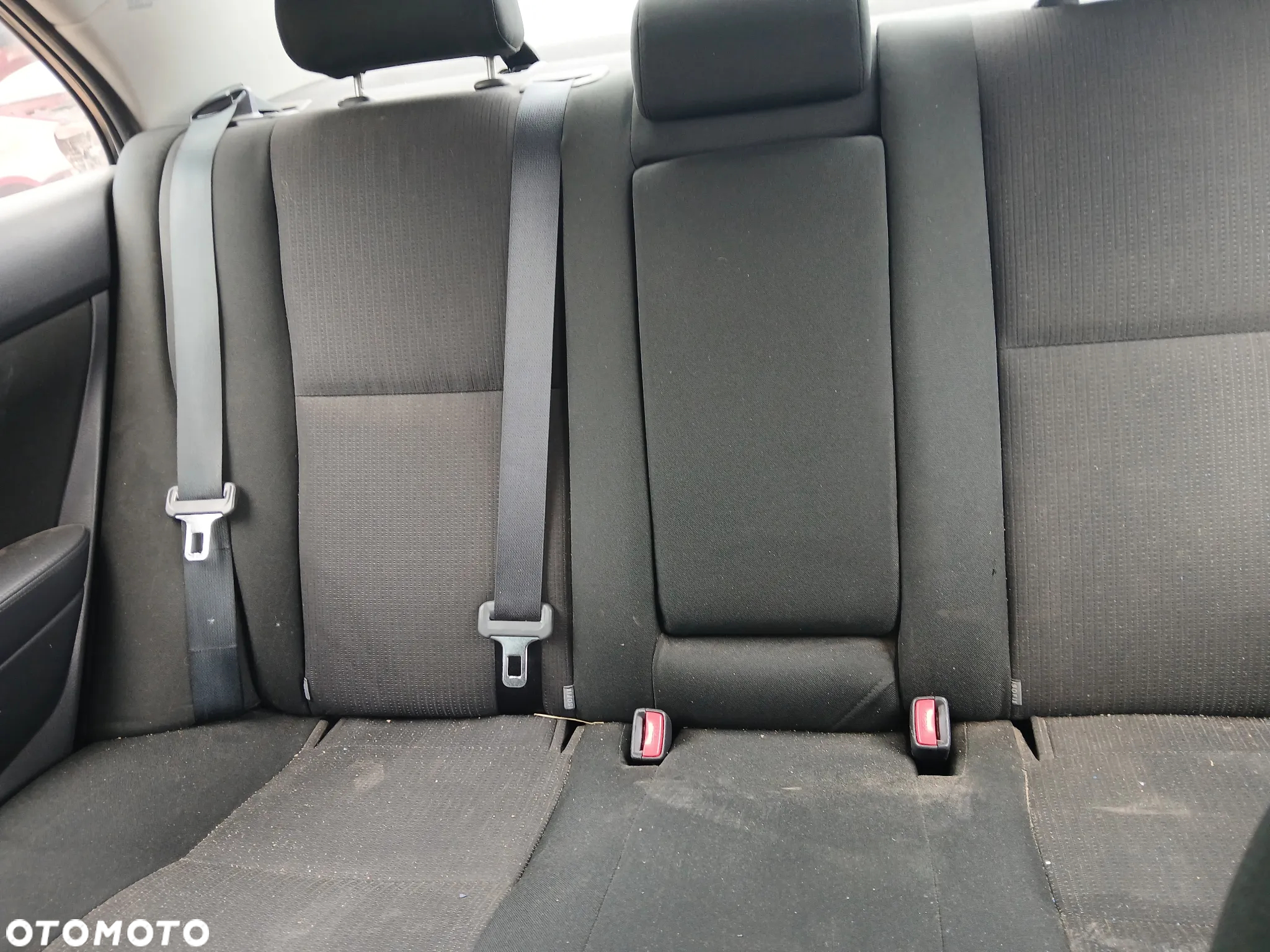 toyota avensis T25 sedan lift 1C0  fotel fotele kanapa deska kokpit podsufitka boczek boczki klamka - 6