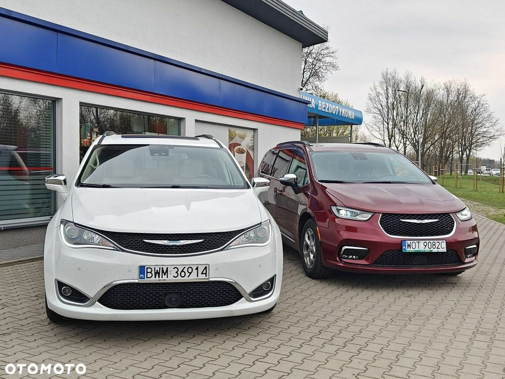 Chrysler Pacifica - 10