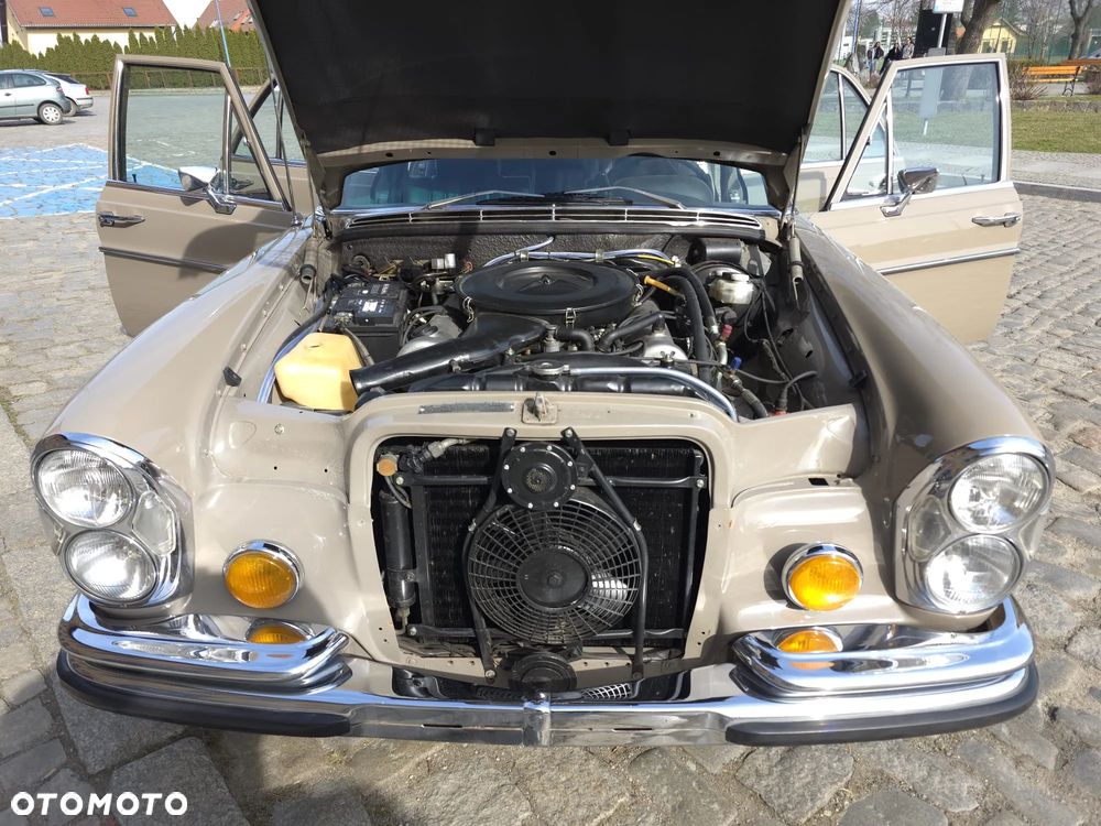 Mercedes-Benz 280 - 16