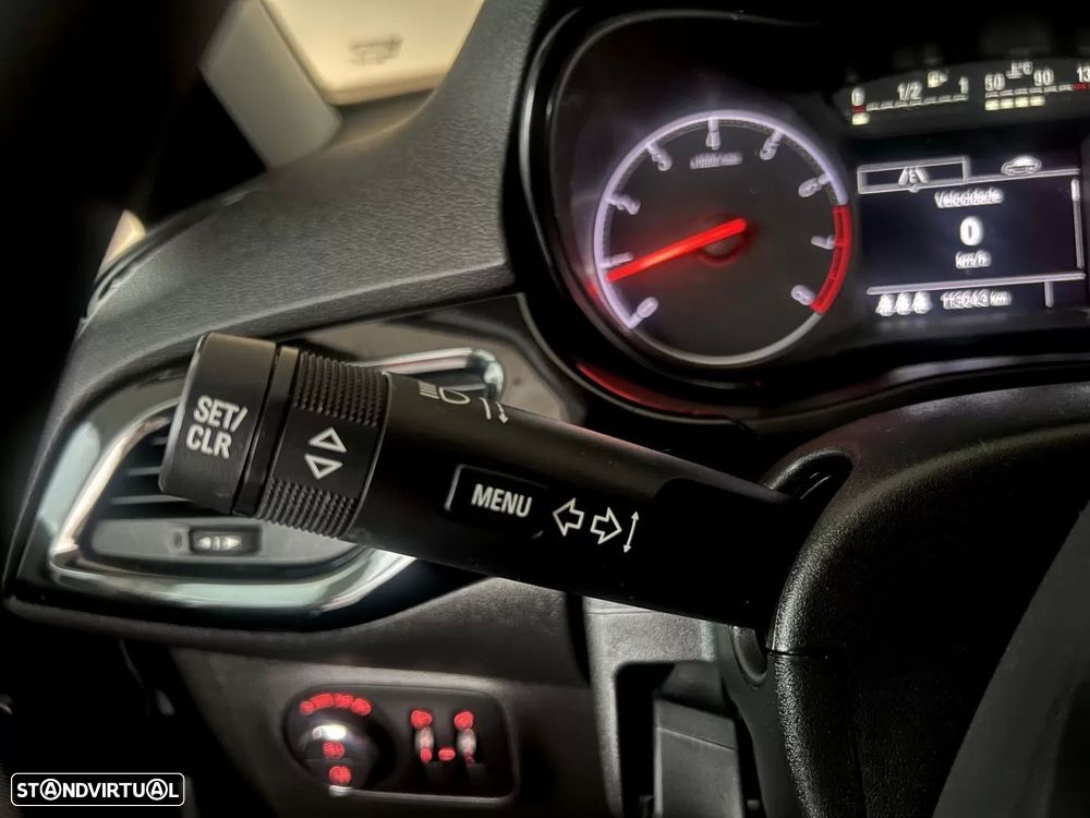 Opel Corsa 1.4 120 Anos - 52