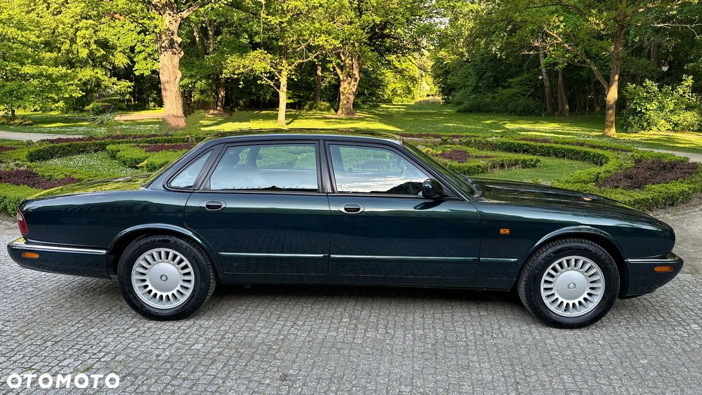 Jaguar XJ 3.2 - 5