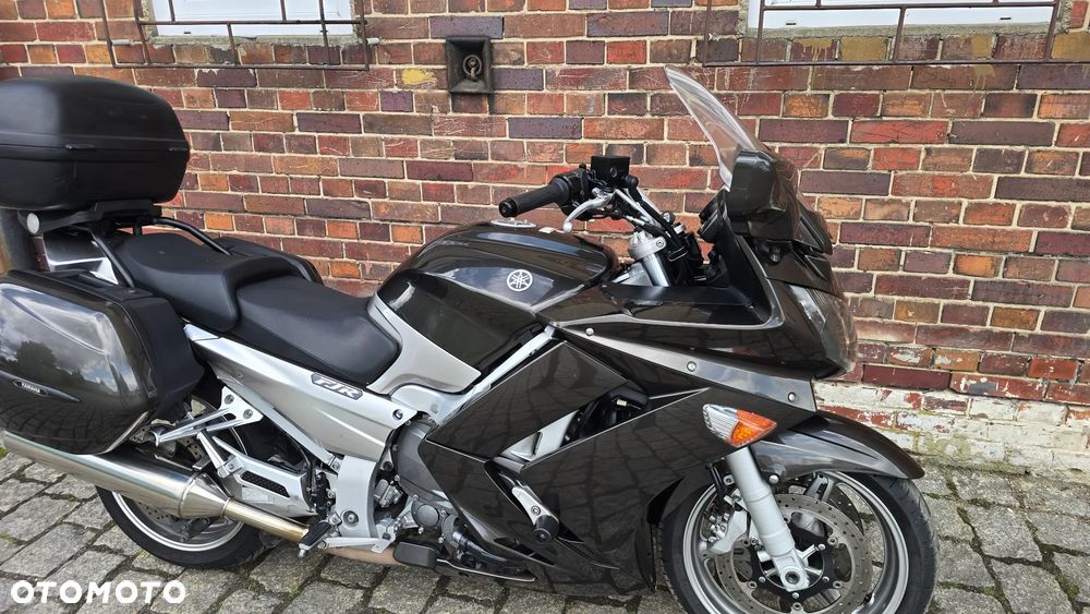 Yamaha FJR - 25