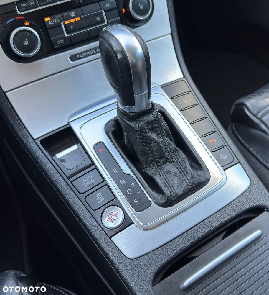 Volkswagen Passat - 24