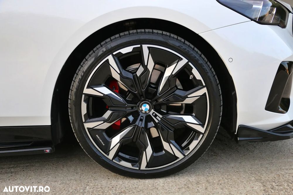 BMW Seria 5 520i AT MHEV - 16