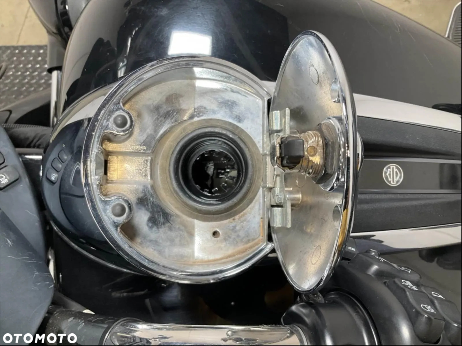 Harley-Davidson FLHS Electra Glide - 11