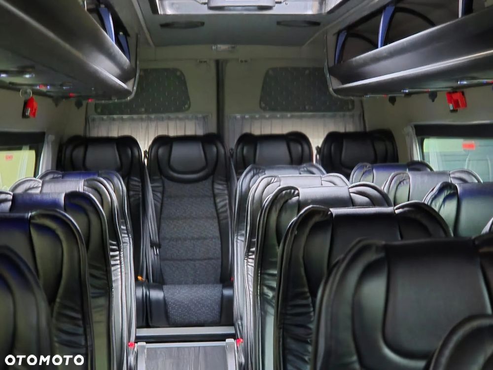 Mercedes-Benz Sprinter - 11