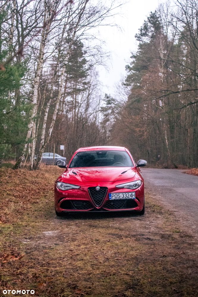 Alfa Romeo Giulia 2.9 V6 Bi-Turbo AT8 Quadrifoglio - 4