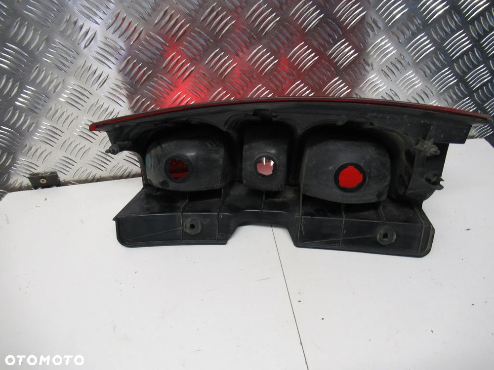 Lampa lewa tylna Chevrolet Tahoe 2007-14 - 6